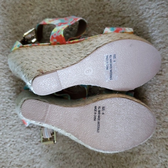 Wedge - Picture 3 of 3